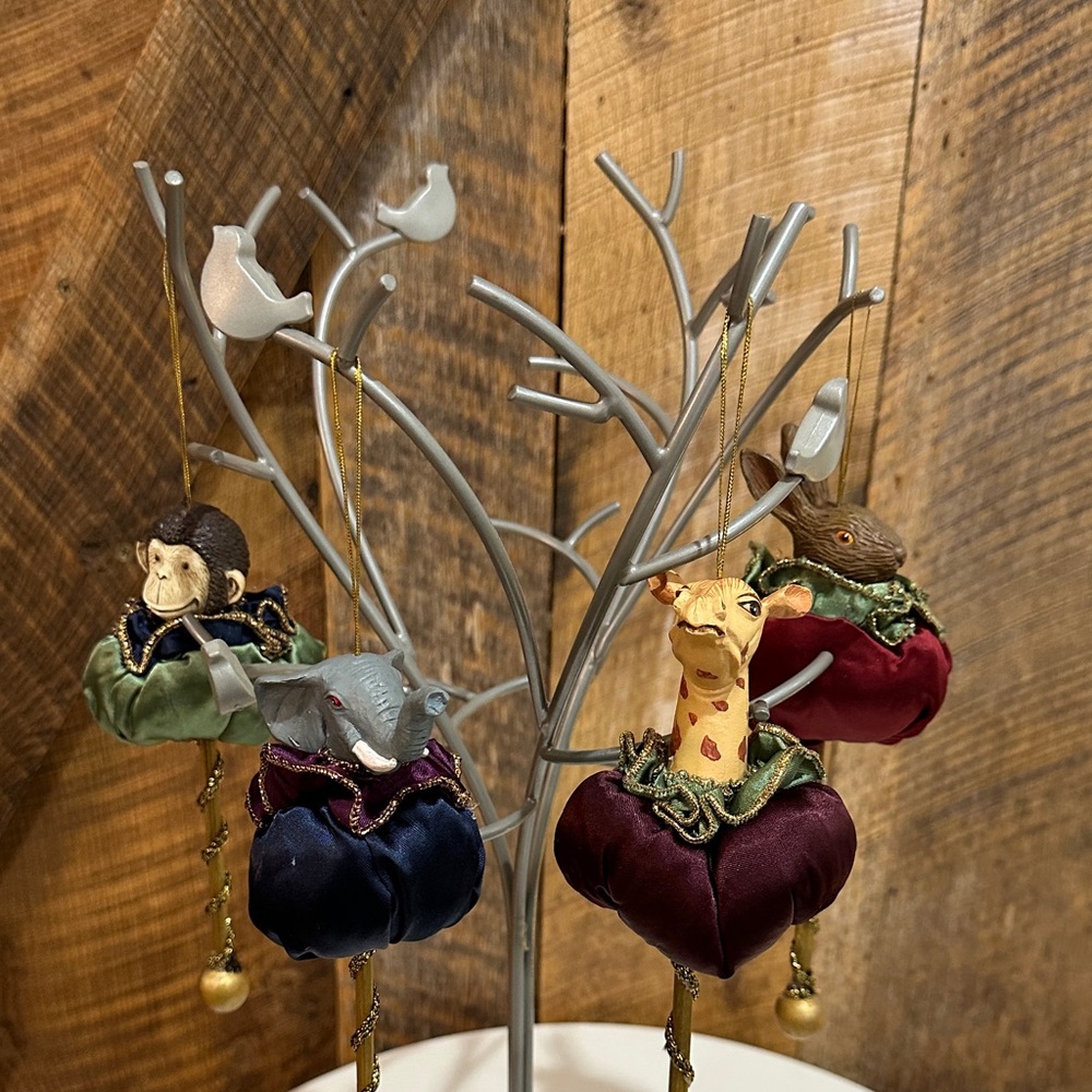 Set of 4 animal head on stick Christmas ornaments-resin